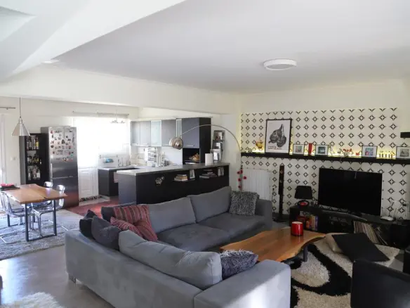 3-bedroom Maisonette In Gerakas, Greece (208 M²)