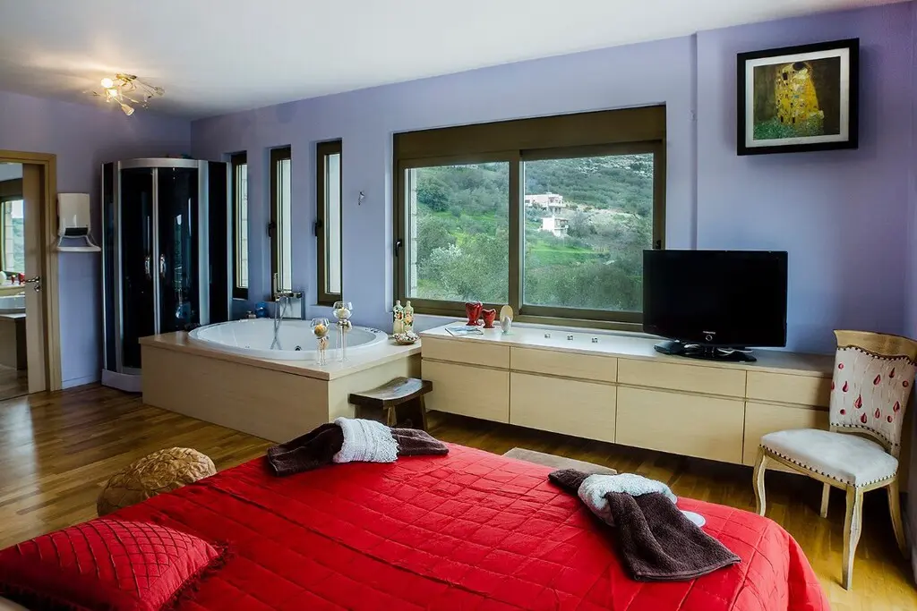 Villa Of 300 M² In Crete