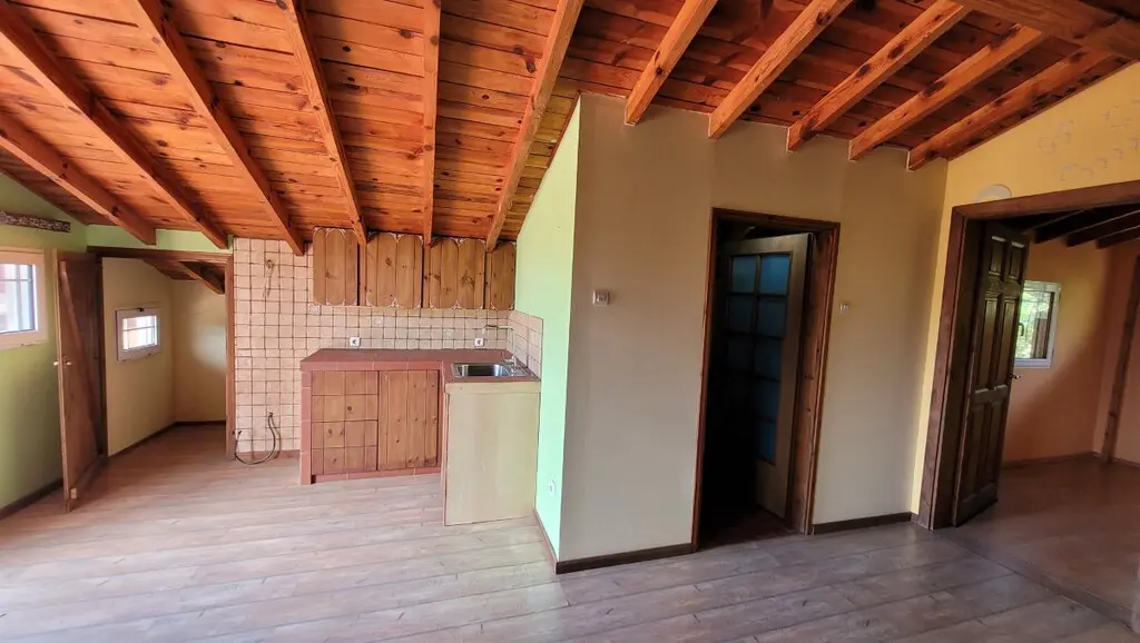 Detached House Of 360 M² In The Suburbs Of Thessaloniki