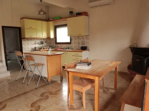 Detached House In Mikra, Greece (190 M²)