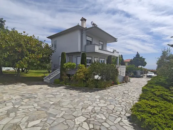 Detached House Of 205 M² On The Olympic Coast