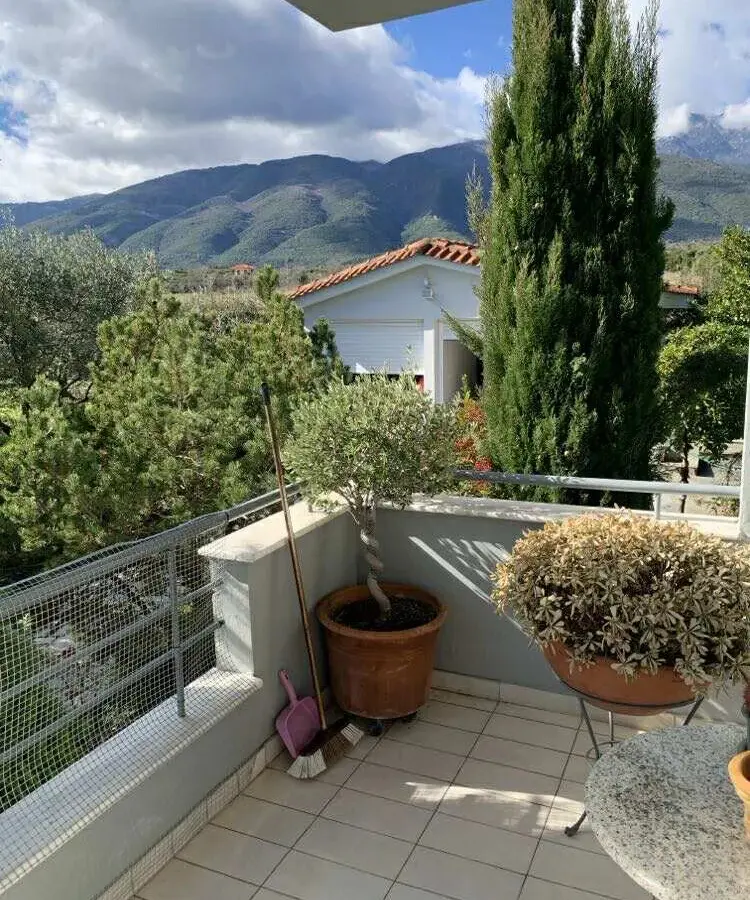 Detached House Of 205 M² On The Olympic Coast