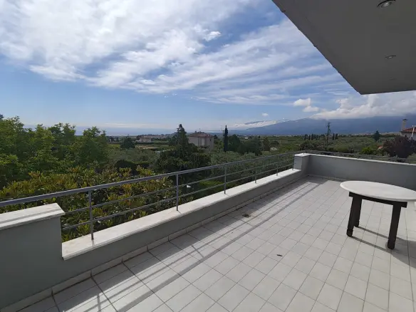 Detached House Of 205 M² On The Olympic Coast