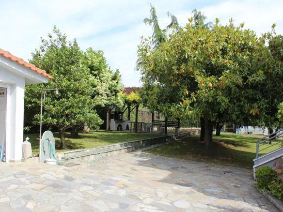 Detached House Of 205 M² On The Olympic Coast