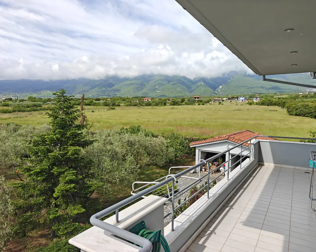 Detached House Of 205 M² On The Olympic Coast