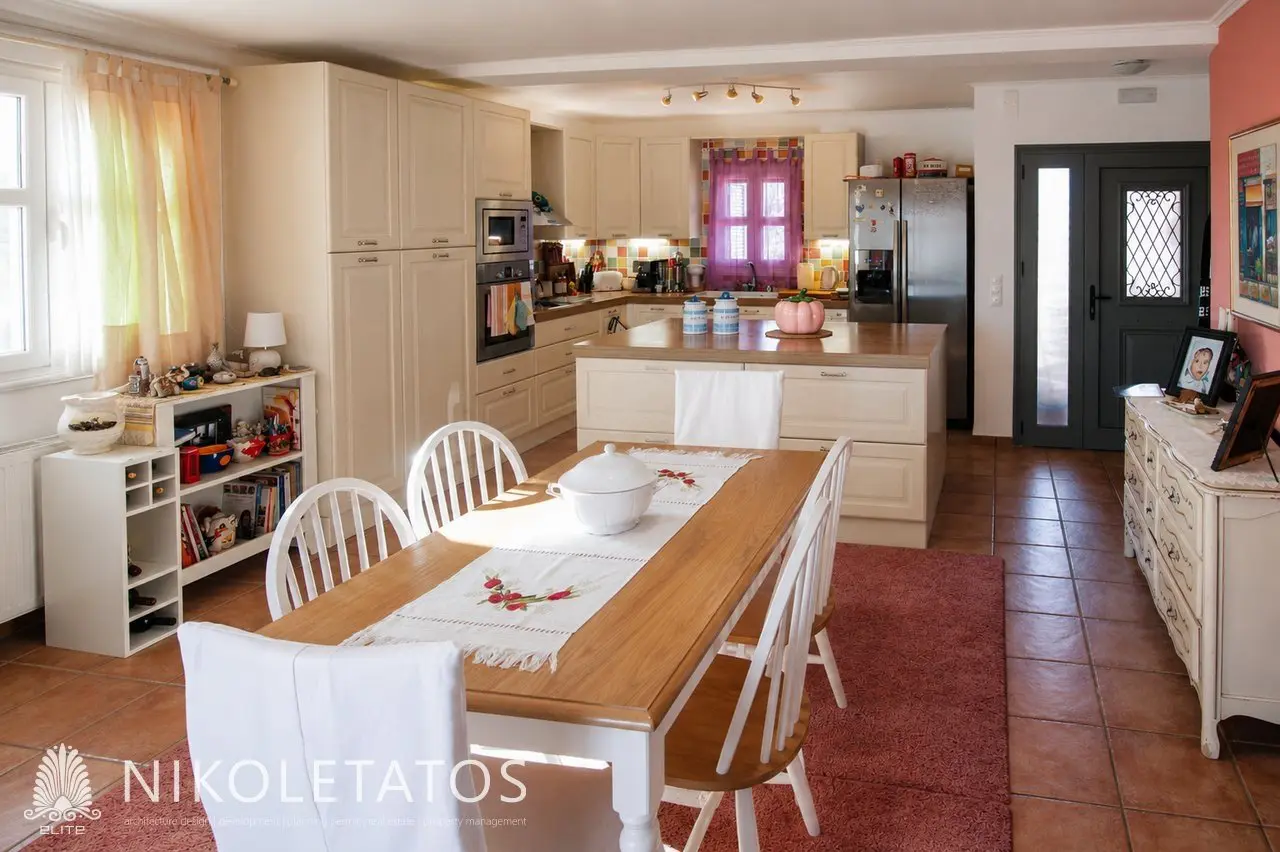 Villa Of 300 M² With Sea View In Kompothekrata, Greece