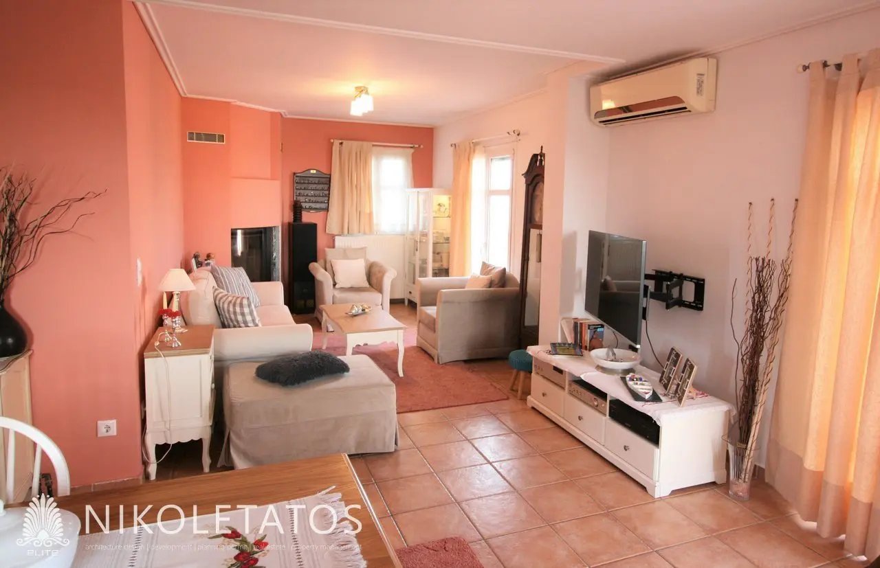 Villa Of 300 M² With Sea View In Kompothekrata, Greece
