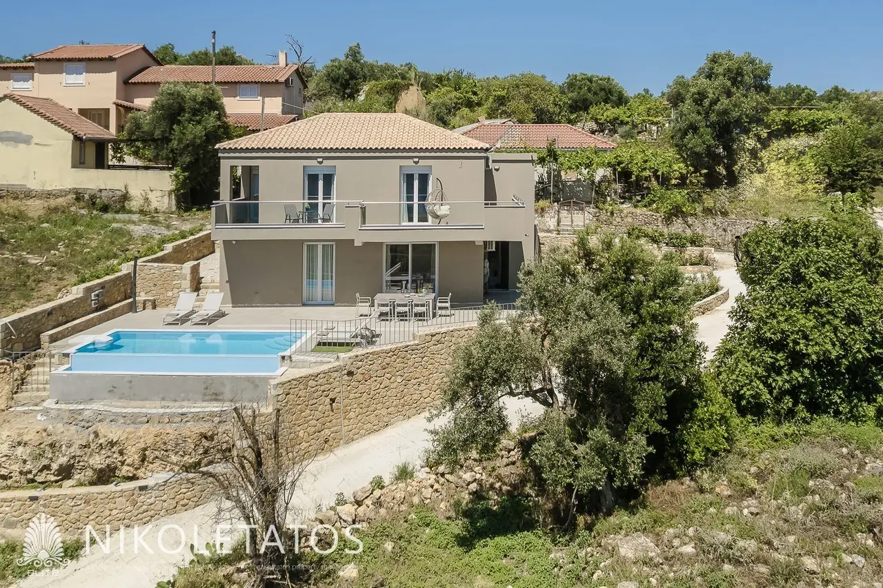 Villa Of 100 M² With Sea View In Athens