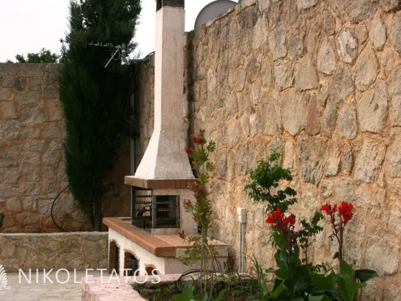 Villa Of 300 M² With Sea View In Kompothekrata, Greece