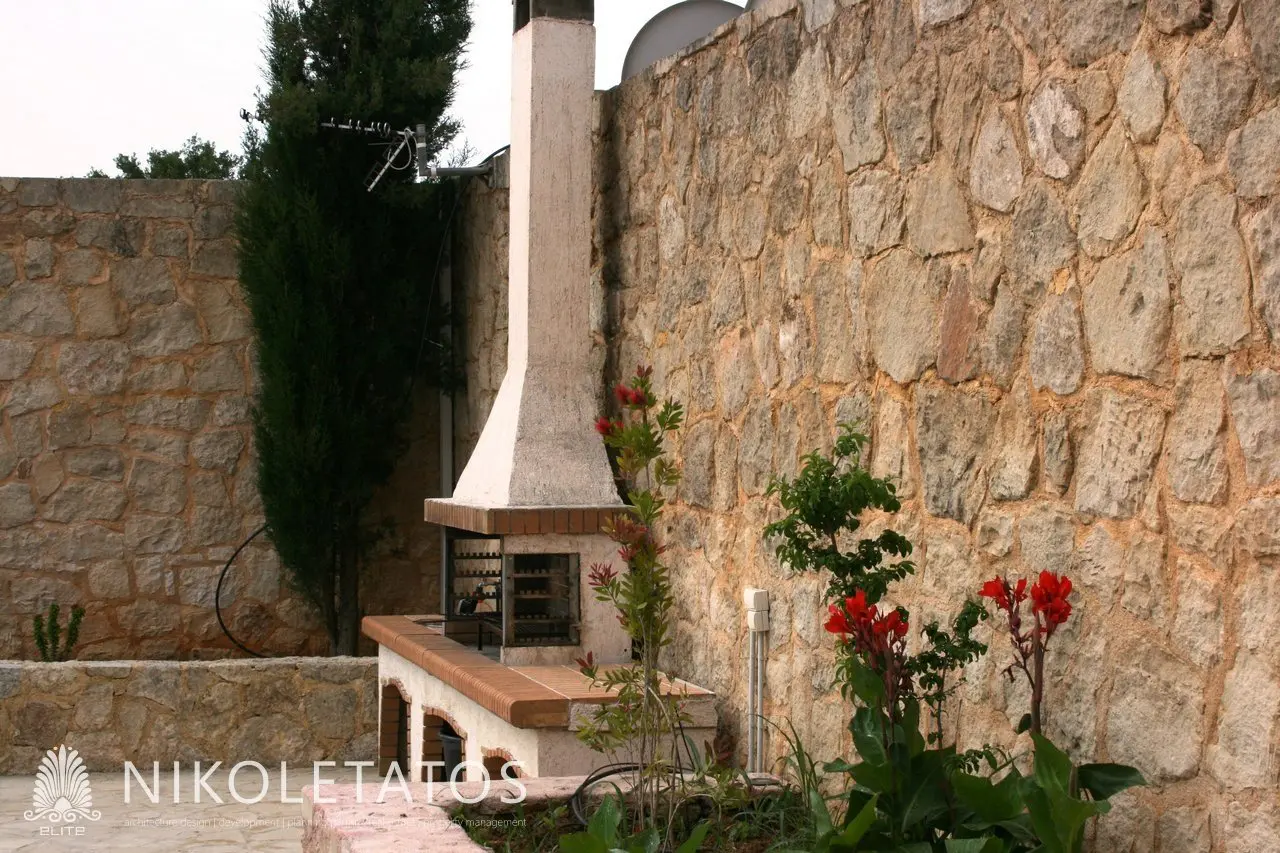 Villa Of 300 M² With Sea View In Kompothekrata, Greece
