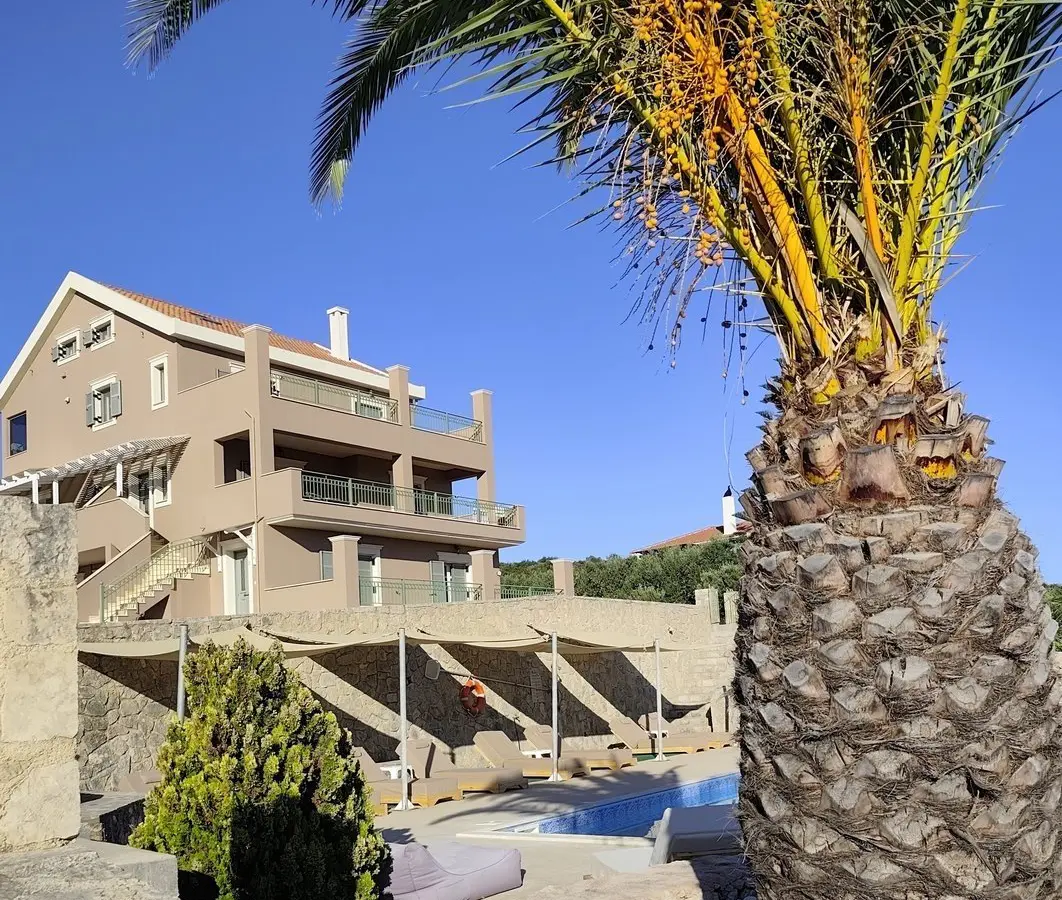Villa Of 300 M² With Sea View In Kompothekrata, Greece