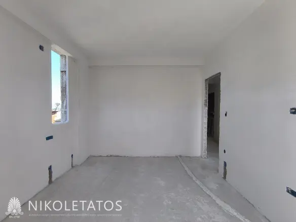 House With Garden In Greece