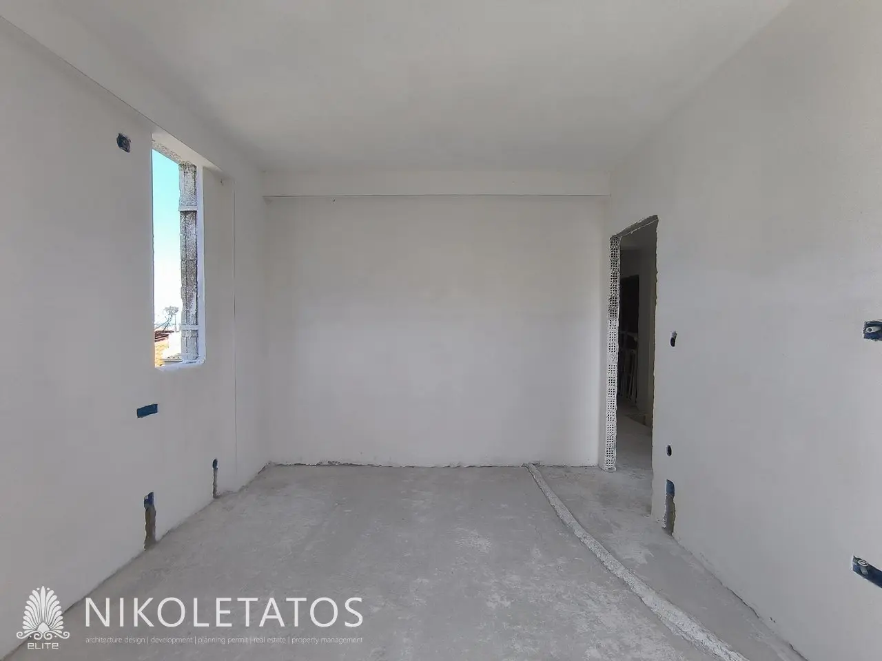 House With Garden In Greece