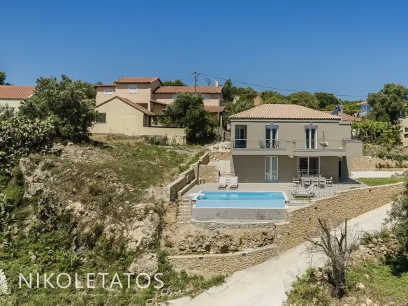 Villa Of 100 M² With Sea View In Athens