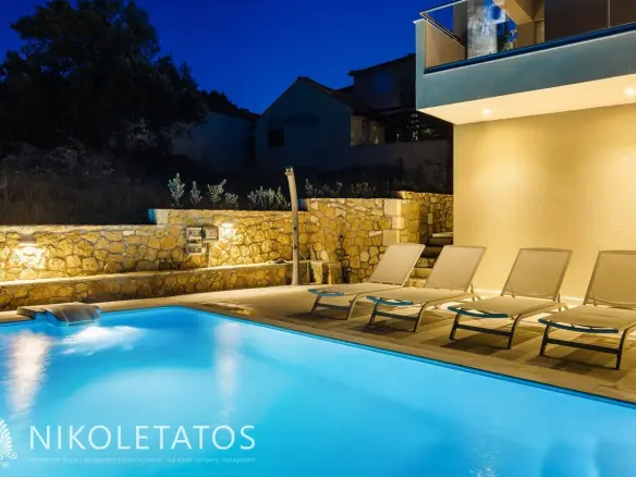 Villa Of 100 M² With Sea View In Athens