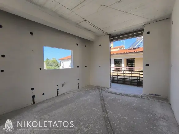 House With Garden In Greece