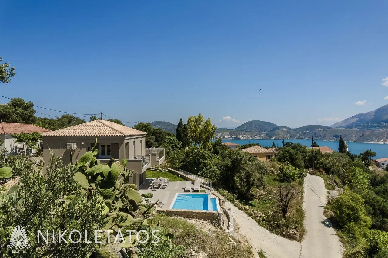 Villa Of 100 M² With Sea View In Athens