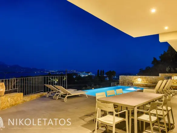 Villa Of 100 M² With Sea View In Athens