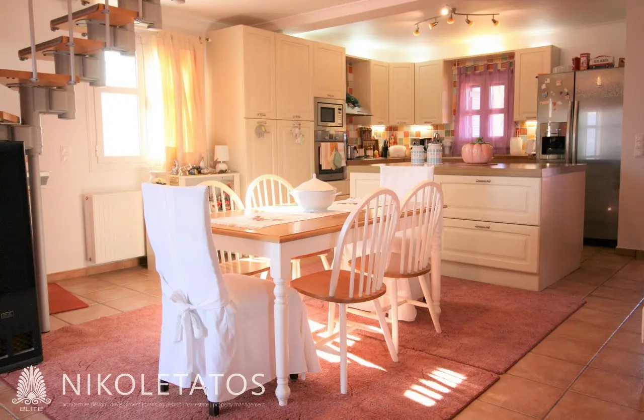 Villa Of 300 M² With Sea View In Kompothekrata, Greece