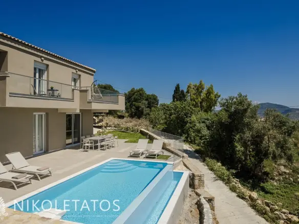 Villa Of 100 M² With Sea View In Athens