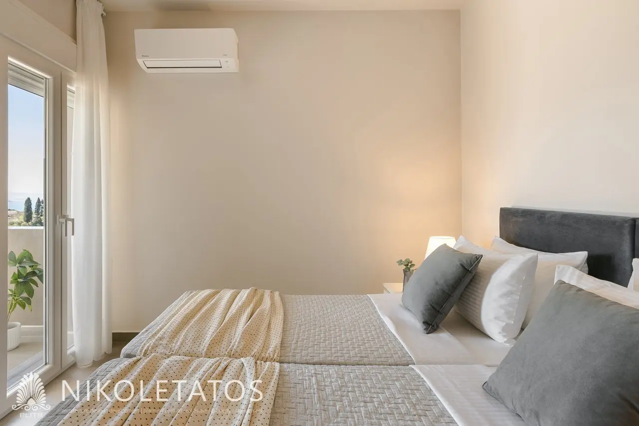 Villa Of 100 M² With Sea View In Athens