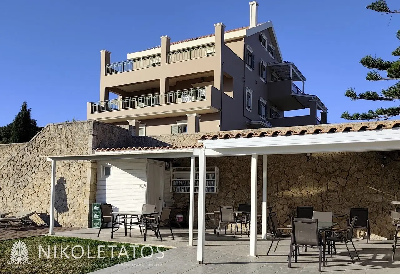Villa Of 300 M² With Sea View In Kompothekrata, Greece
