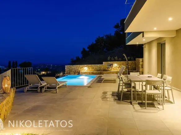Villa Of 100 M² With Sea View In Athens