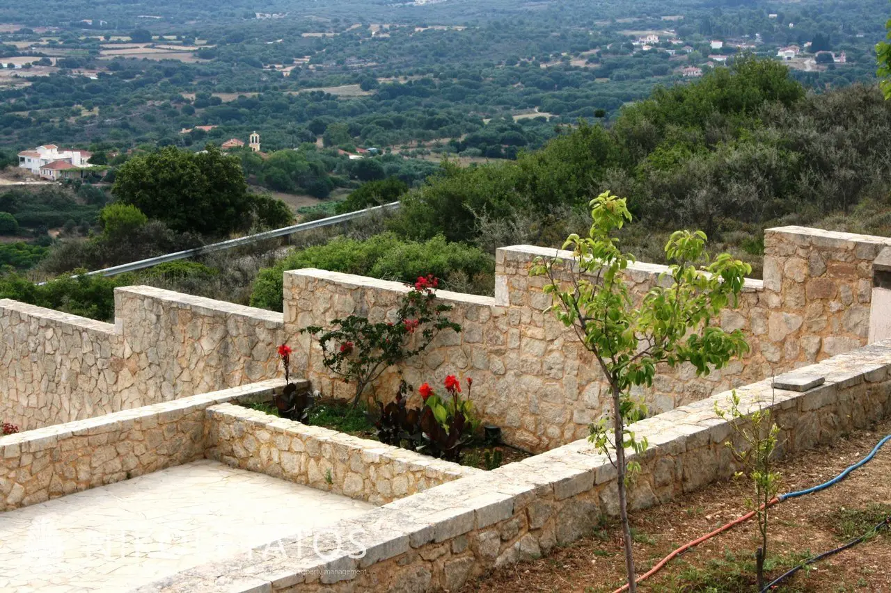 Villa Of 300 M² With Sea View In Kompothekrata, Greece
