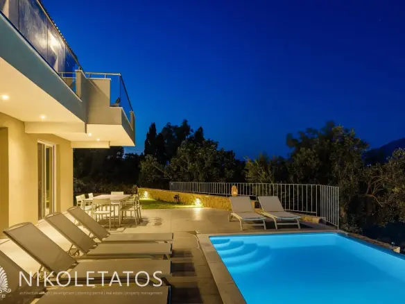 Villa Of 100 M² With Sea View In Athens