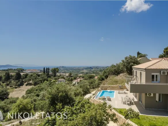 Villa Of 100 M² With Sea View In Athens