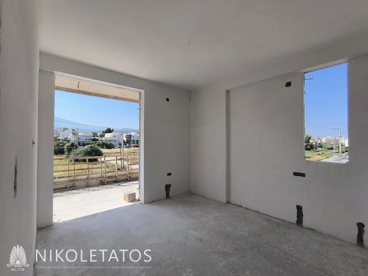 House With Garden In Greece