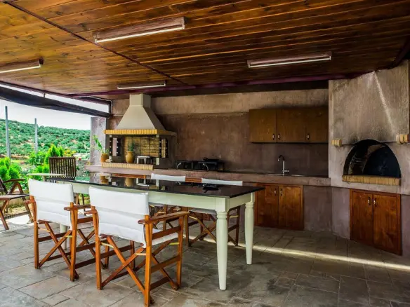 6-bedroom Villa In Archanes, Greece (300 M²)