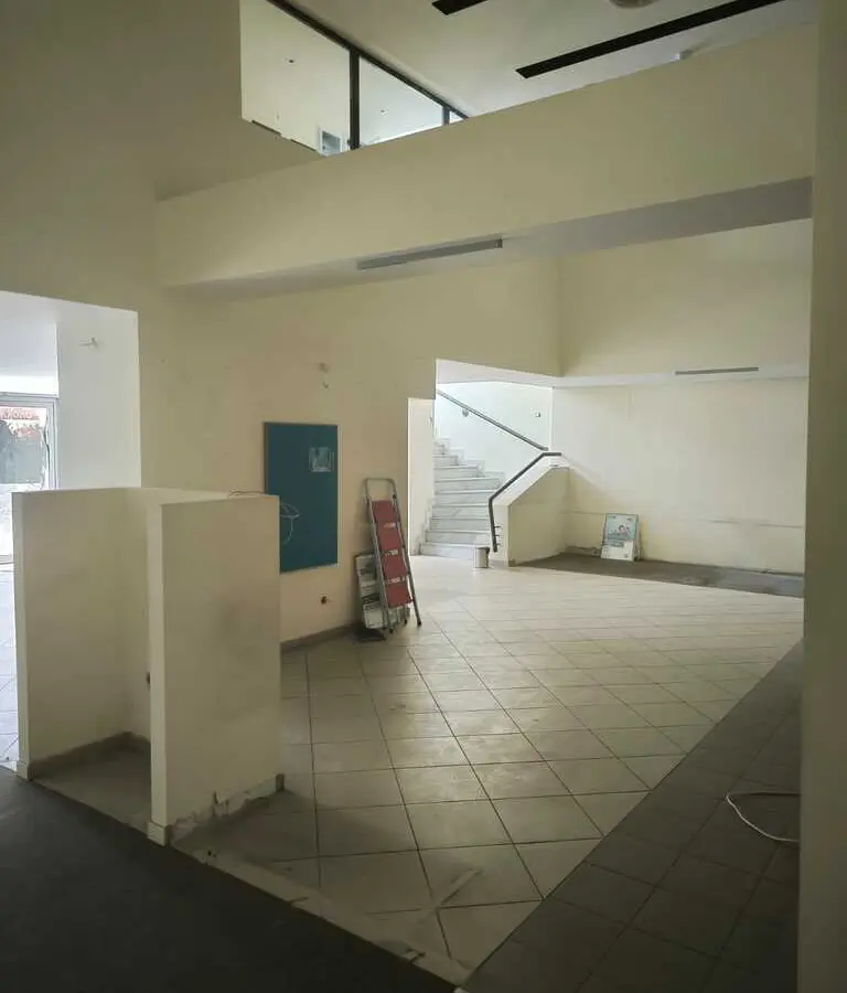 Building Of 1100 M² In Athens