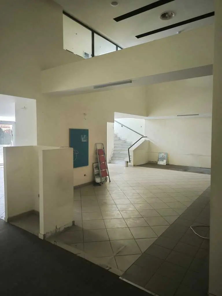 Building Of 1100 M² In Athens