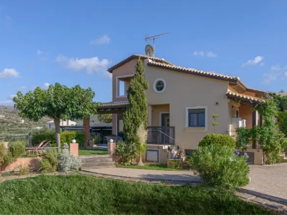 Villa Of 250 M² In Crete