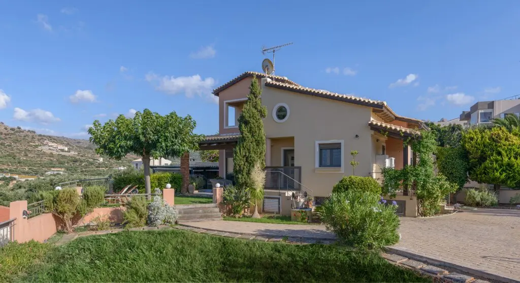 Villa Of 250 M² In Crete