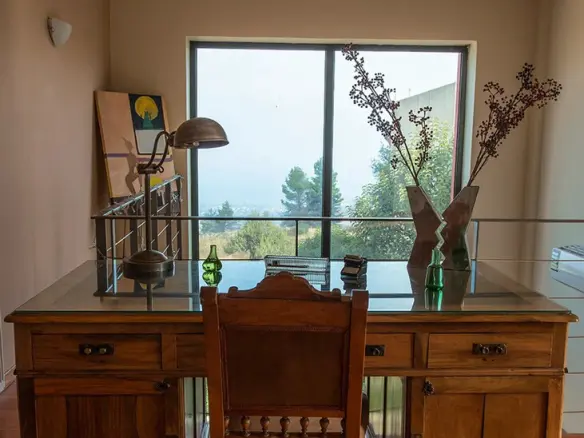 3-bedroom Maisonette In Com. Kapandriti, Greece (250 M²)