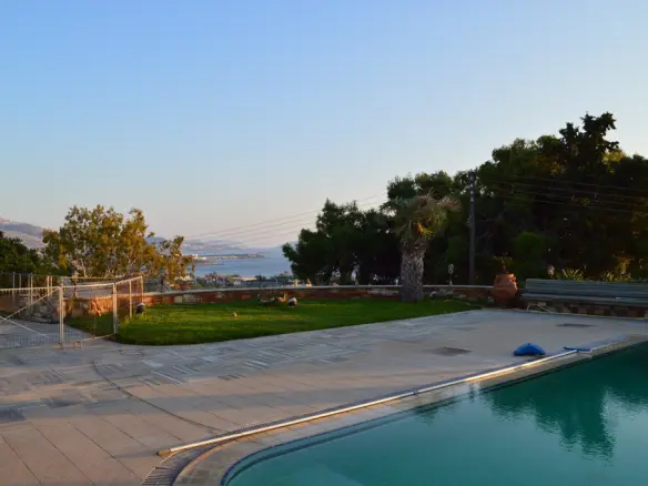 Villa In Kalivia Thorikou, Greece (1.200 M²)