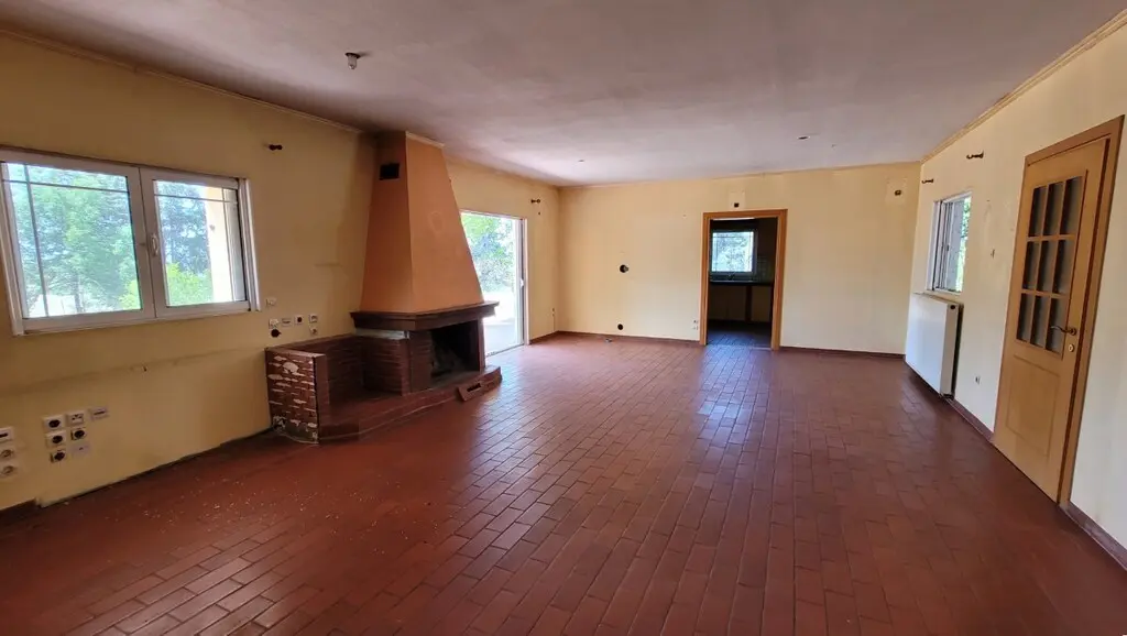 Detached House Of 360 M² In The Suburbs Of Thessaloniki