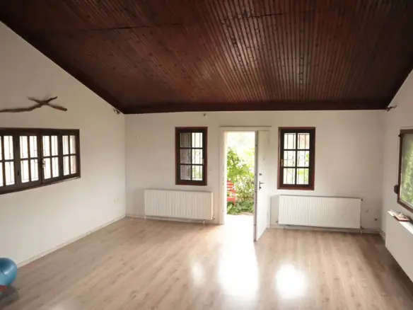 Detached House In Mikra, Greece (190 M²)