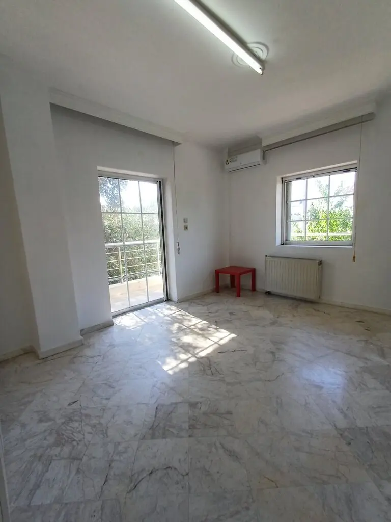 Building Of 310 M² In The Suburbs Of Thessaloniki
