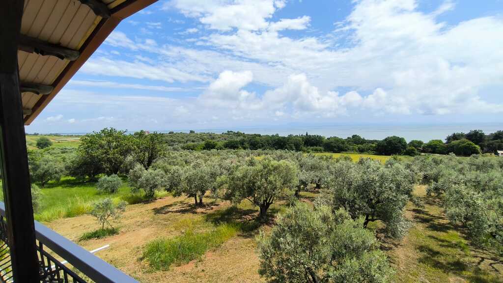 Detached House Of 140 M² With Olympic Coast In Olympic Coast