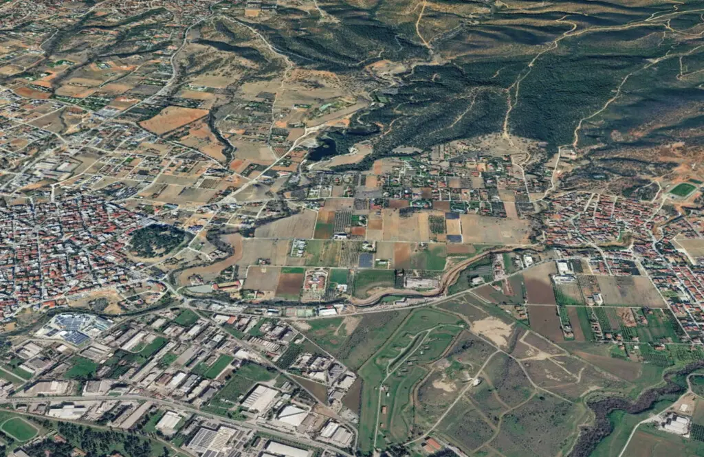 Land Of 4325 M² In The Suburbs Of Thessaloniki