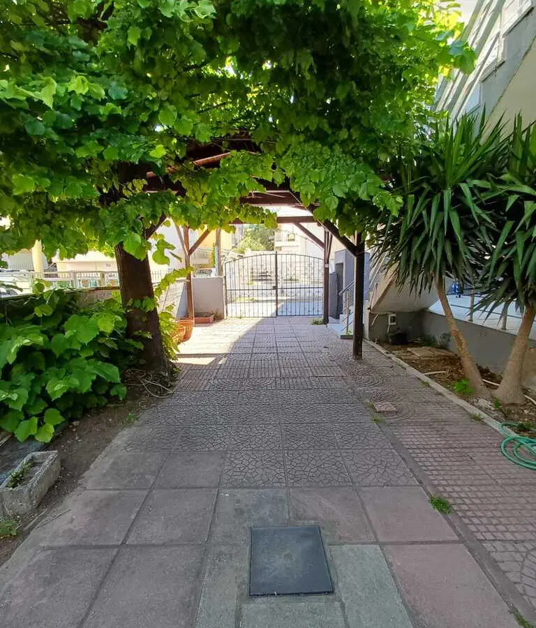 Building Of 310 M² In The Suburbs Of Thessaloniki