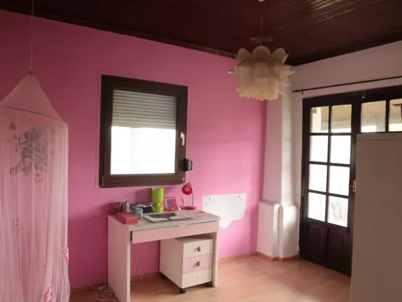 Detached House In Mikra, Greece (190 M²)