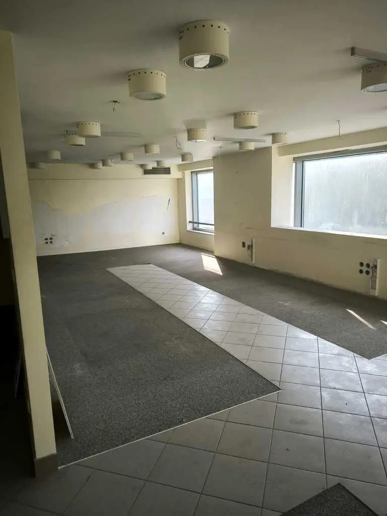 Building Of 1100 M² In Athens