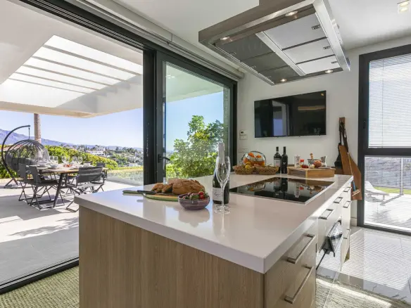 4-bedroom Property In Benahavís, Spain (354 M²)
