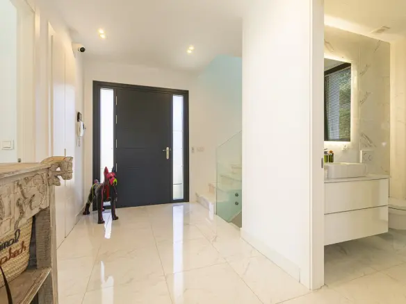 4-bedroom Property In Benahavís, Spain (354 M²)