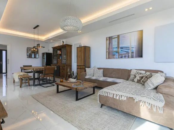 4-bedroom Property In Benahavís, Spain (354 M²)