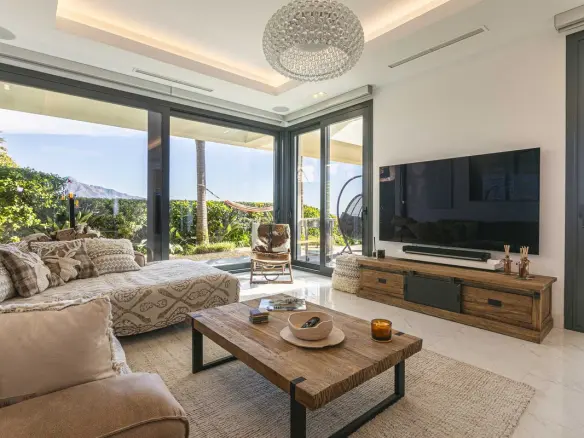 4-bedroom Property In Benahavís, Spain (354 M²)
